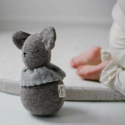 Ours rétro Culbuto KONGES SLOJD l www.little-home.fr Peluche en tricot Jouet d'activité rétro Eveil bébé