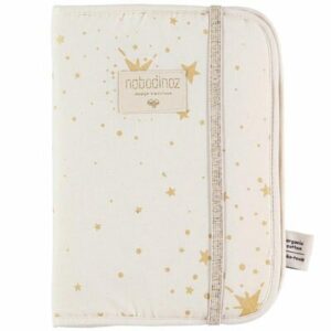 Protège carnet de maternité Poema BIO - Etoiles or NOBODINOZ l www.little-home.fr Naissance Maternité