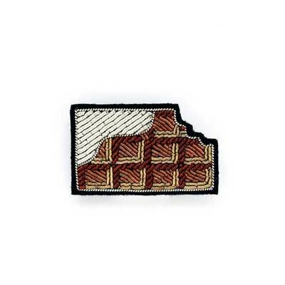 Petite broche brodée chocolat MACON LESQUOY l www.little-home.fr Bijoux Badges Broches Enfant Adulte