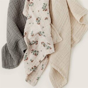 3 petits Langes Clover GARBO AND FRIENDS l www.little-home.fr Naissance