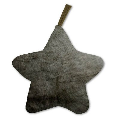 coussin fausse fourrure - beige NUMERO 74 l www.little-home.fr Coussin étoile décoration chambre enfant