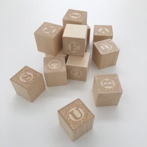 Cubes en bois naturel LIEWOOD l www.little-home.fr Jeux Jouets d'éveil Apprentissage bébé