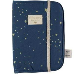 Protège carnet maternité Poema BIO bleu étoiles or NOBODINOZ l www.little-home.fr Naissance Maternité