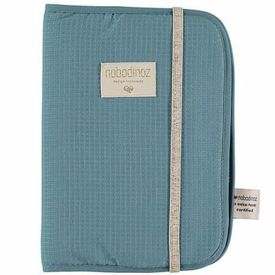 Protège carnet de santé Poema Coton BIO magic green NOBODINOZ l www.little-home.fr Naissance Maternité