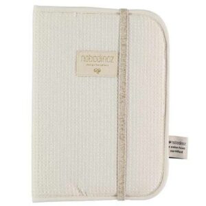 Protège carnet de santé Poema Coton BIO - Naturel NOBODINOZ l www.little-home.fr Naissance Maternité