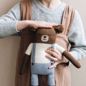 Peluche Doudou ours Teddy salopette bleu MAIN SAUVAGE